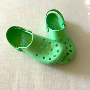 CROCS size 7 men's/ 9 women's, light green